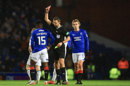 Kevin Clancy sends off Jose Cifuentes