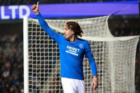 Fabio Silva giving thumbs up at the end of Kilmarnock game